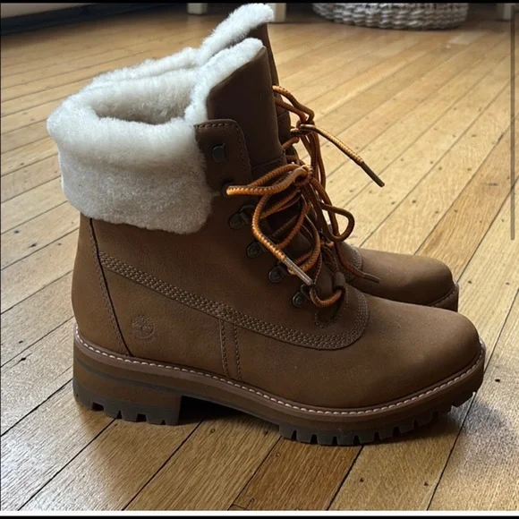 Timberland Women's Courmayeur Valley WP 6in - Picture 4 of 6